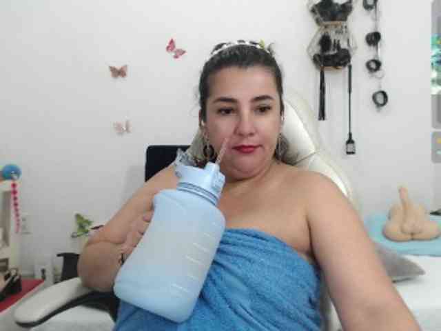 milf-hot29 webcam