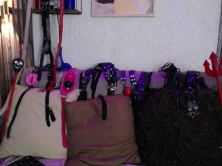 Naty-slavedoll Porn Show