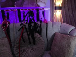 Naty-slavedoll Porn Show