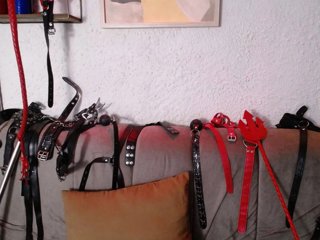 Naty-slavedoll Porn Show