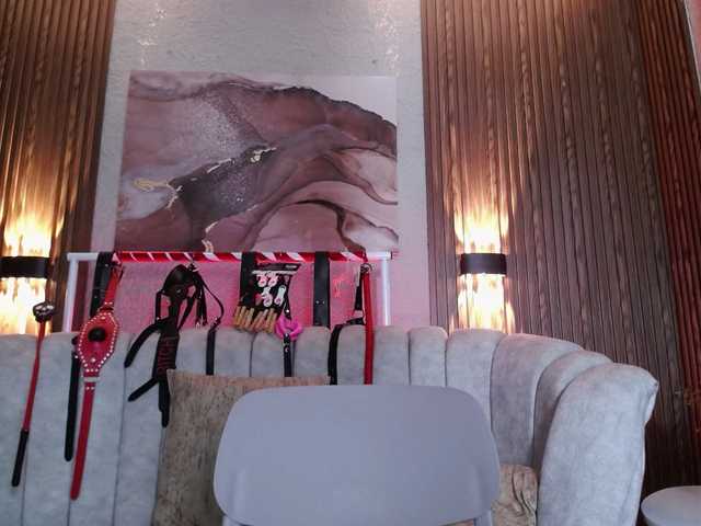 Naty-slavedoll webcam