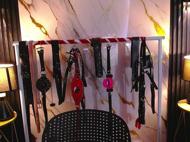 Naty-slavedoll live webcam show