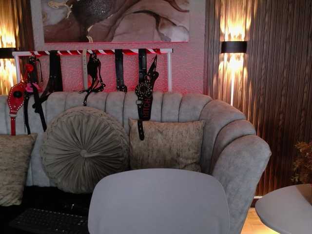 Naty-slavedoll live cam
