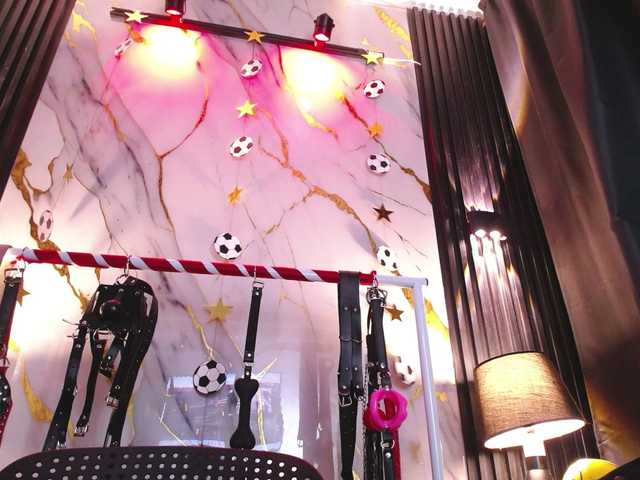 Naty-slavedoll live cam on BongaCams
