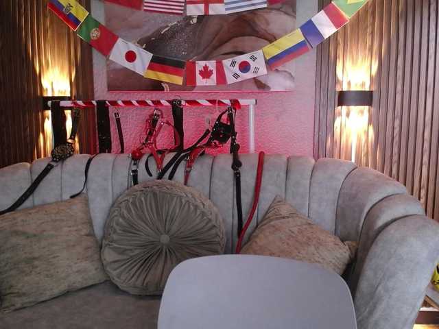 Naty-slavedoll webcam