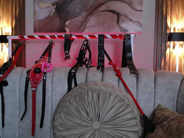 Naty-slavedoll's BongaCams show and profile