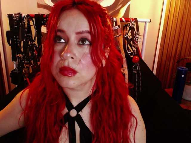 Naty-slavedoll live cam on BongaCams