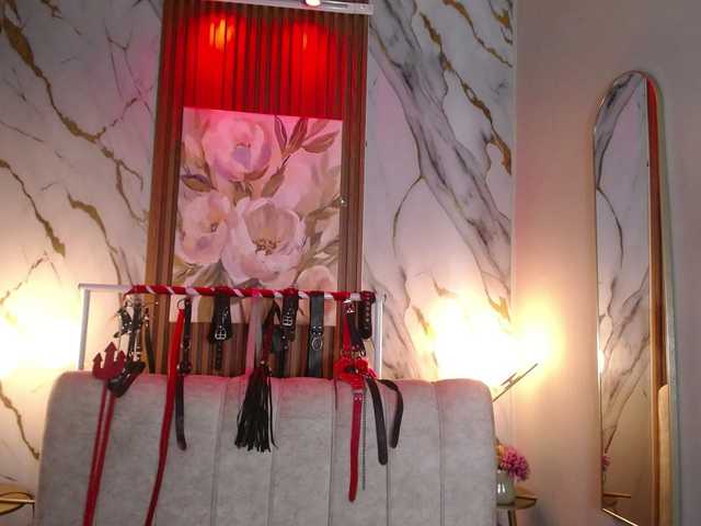 Naty-slavedoll live webcam show