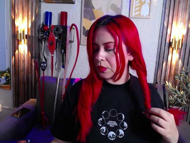 Naty-slavedoll live webcam show