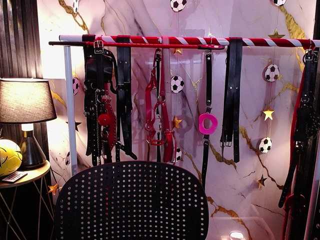 Naty-slavedoll live cam on BongaCams