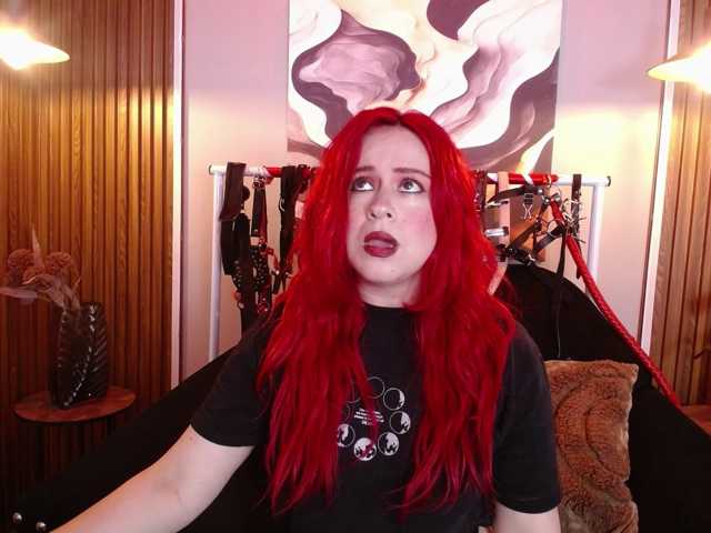 Naty-slavedoll live cam on BongaCams