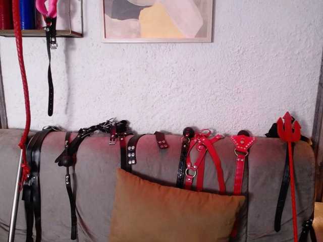 Naty-slavedoll live cam on BongaCams