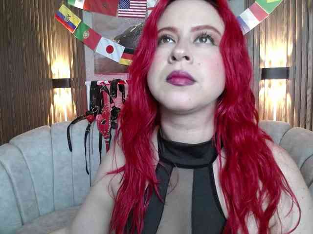 Naty-slavedoll webcam