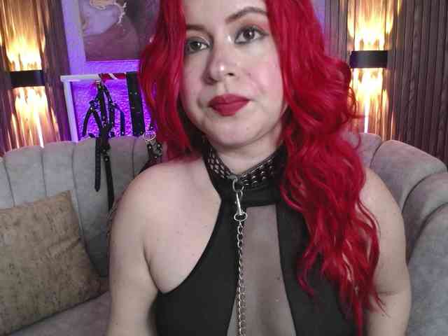 Naty-slavedoll webcam