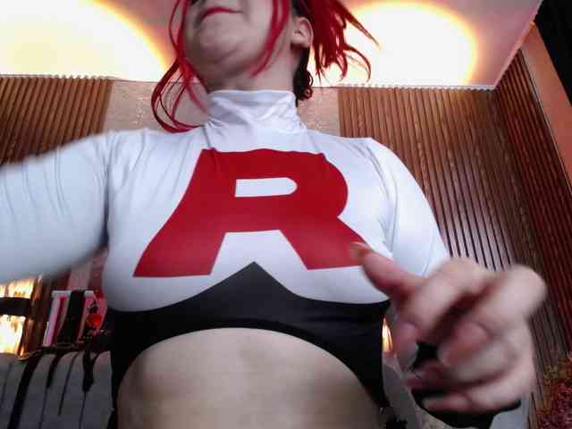 Naty-slavedoll webcam