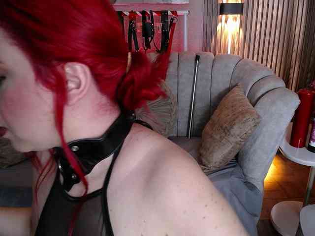 Naty-slavedoll webcam