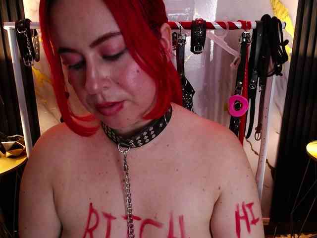 Naty-slavedoll webcam