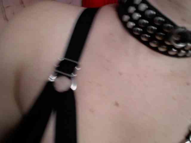 Naty-slavedoll webcam