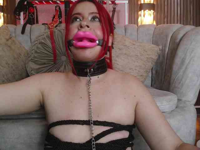 Naty-slavedoll webcam