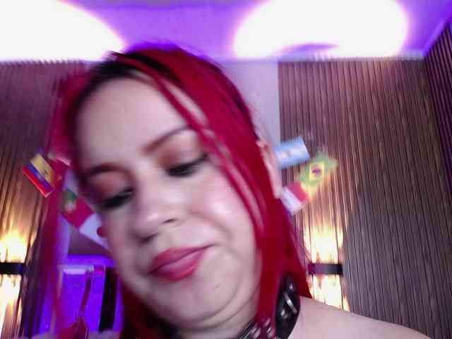Naty-slavedoll webcam