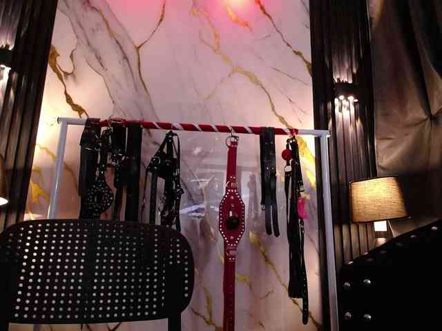 Naty-slavedoll webcam