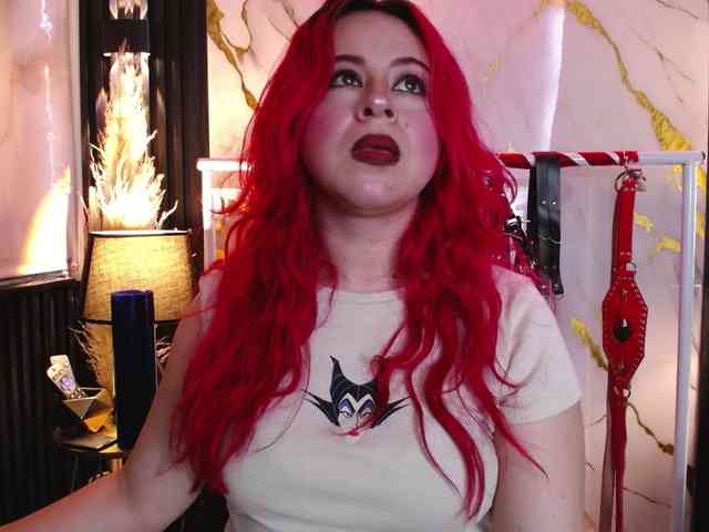 Naty-slavedoll webcam