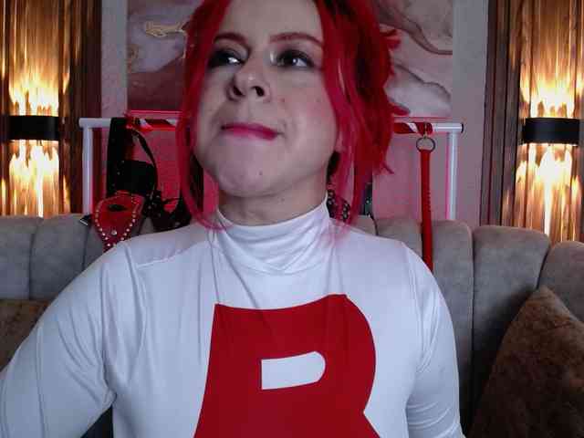 Naty-slavedoll webcam