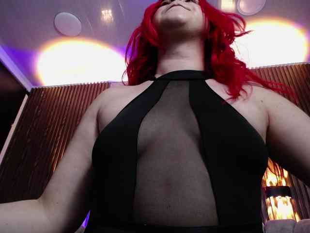 Naty-slavedoll webcam