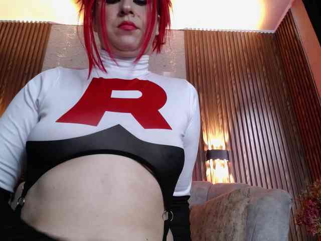 Naty-slavedoll webcam