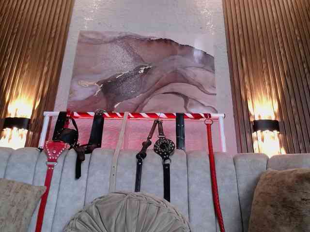 Naty-slavedoll webcam