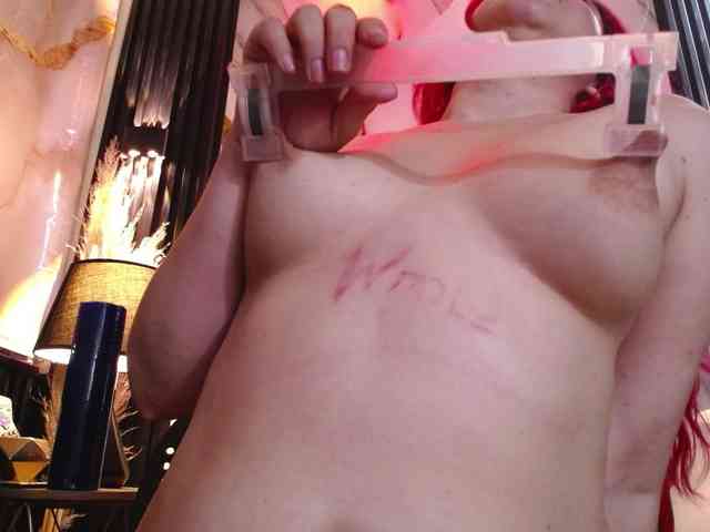 Naty-slavedoll webcam