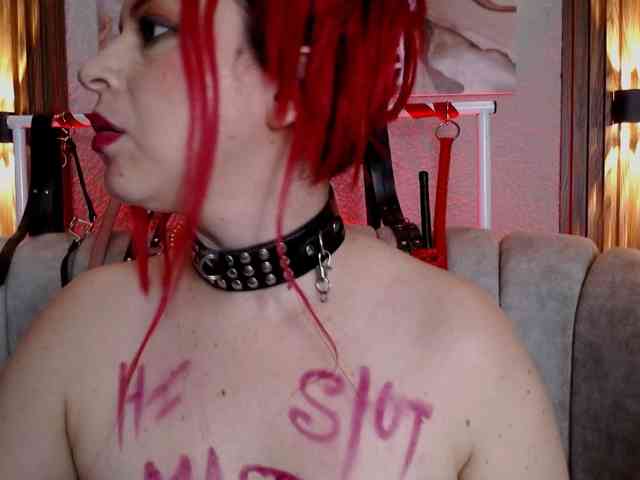 Naty-slavedoll webcam