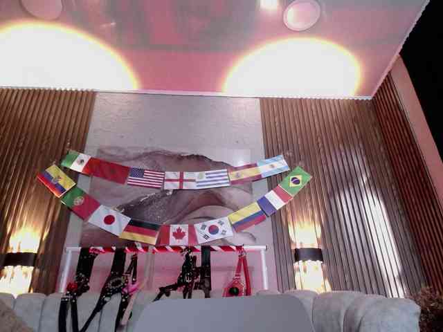 Naty-slavedoll webcam