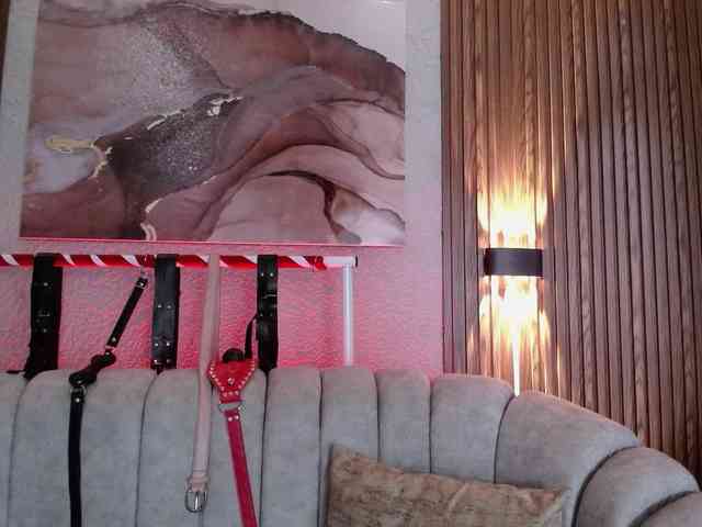 Naty-slavedoll webcam