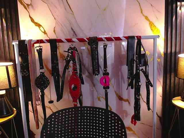 Naty-slavedoll webcam