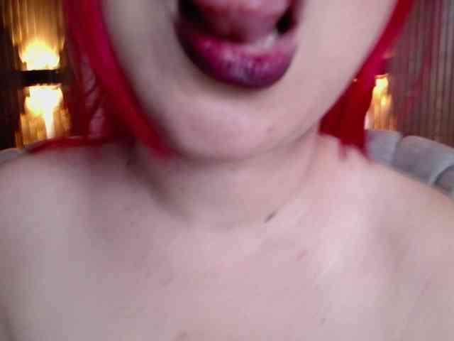 Naty-slavedoll webcam