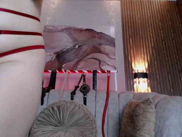 Naty-slavedoll webcam