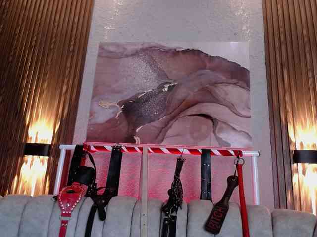 Naty-slavedoll webcam