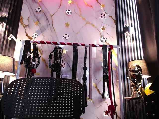 Naty-slavedoll webcam
