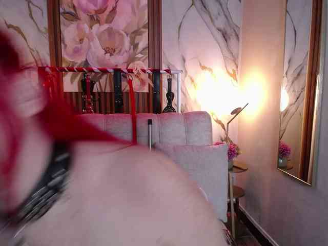 Naty-slavedoll webcam