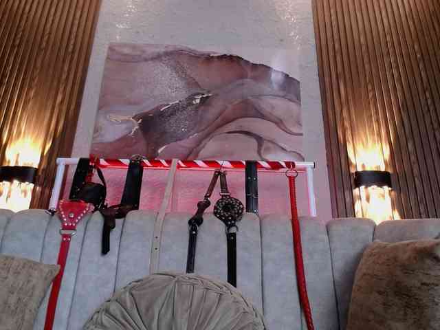 Naty-slavedoll webcam