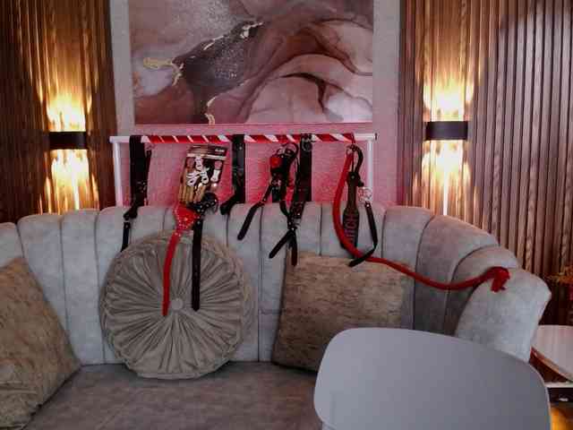 Naty-slavedoll webcam