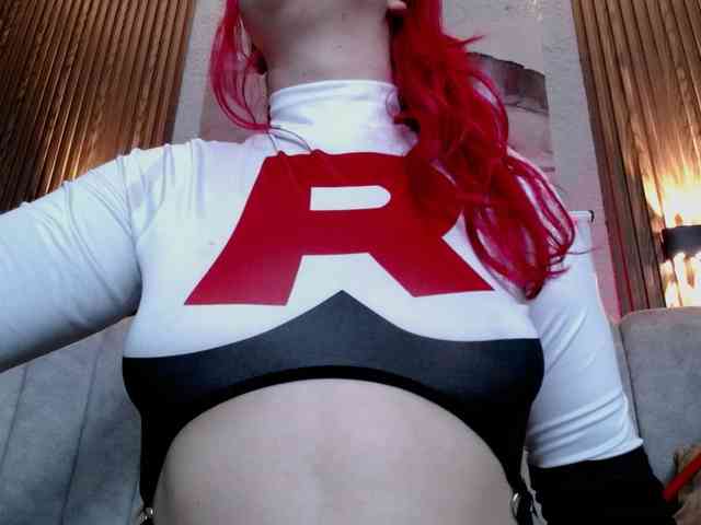 Naty-slavedoll webcam