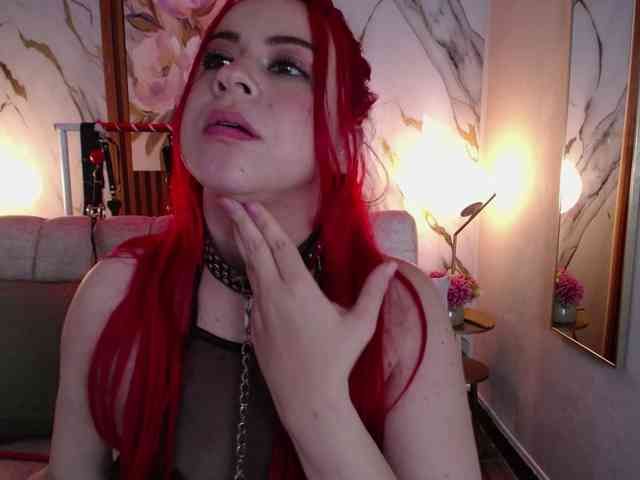 Naty-slavedoll webcam