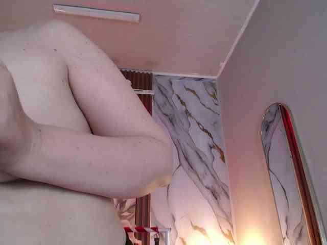 Naty-slavedoll webcam