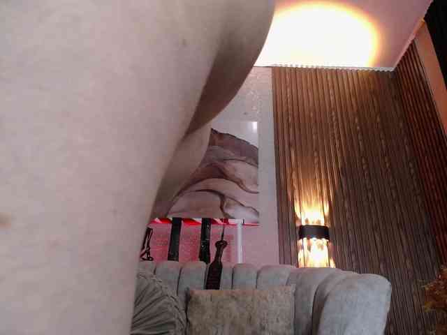 Naty-slavedoll webcam