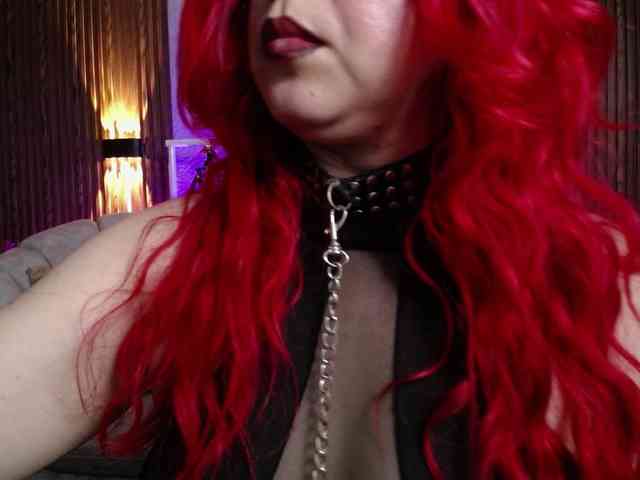 Naty-slavedoll webcam