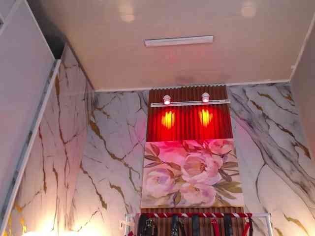 Naty-slavedoll webcam