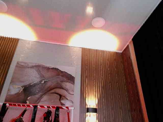 Naty-slavedoll webcam