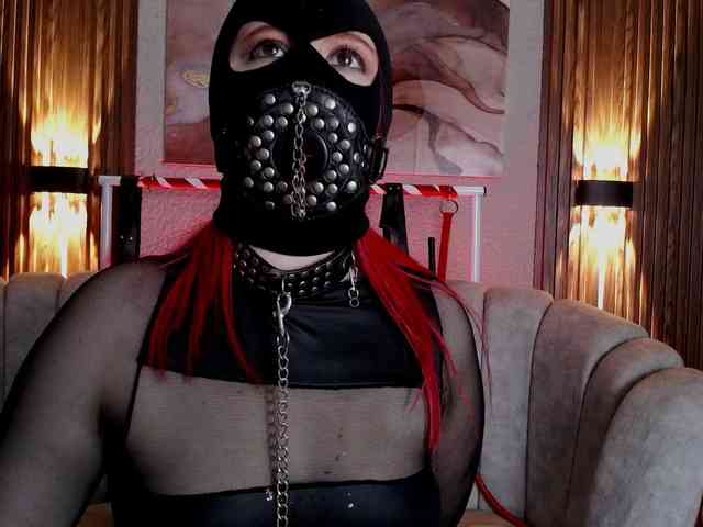 Naty-slavedoll webcam